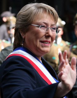 A presidenta saínte, Michelle Bachelet, deixa o cargo cun elevado nivel de apoio