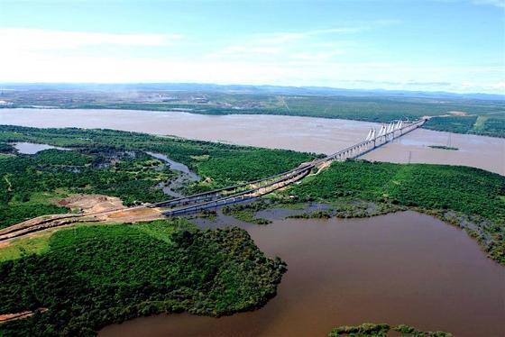 Imaxe da terceira ponte sobre o r&iacute;o Orinoco