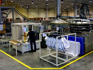 A empresa adícase á fabricación de compoñentes téxtiles de automóbiles