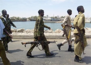 Novos combates en Somalia, este martes, elevaron a cifra de mortos por riba de 100 dende a fin de semana