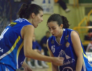Dúas xogadoras do Ensino de Lugo, fotografadas por Jabato9999 no seu Flickr