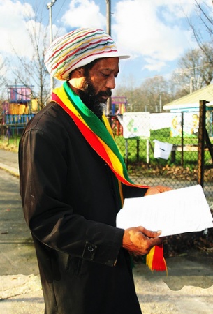 George James, líder da comunidade 'rastafari' e voceiro de St Agnes Place