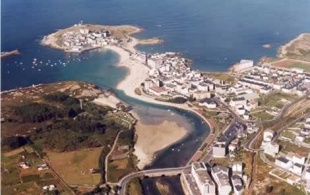 Unha imaxe da vila de San Cibrao. O Castro atópase na zona do faro, na parte esquerda