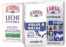 O leite deitado ía ao predio da Corporación Peñasanta, da que fai parte a empresa Larsa