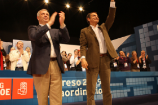 Manuel Vázquez con Rodríguez Zapatero durante o congreso extraordinario do PSdeG-PSOE