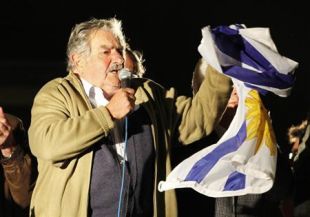 Pepe Mujica conseguiu o 43% do voto, insuficiente para evitar a temida segunda volta o 29 de novembro