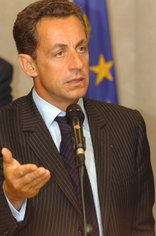 Sarkozy teme un castigo electoral que o lastre de cara ás presidenciais de 2012