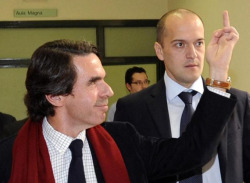 Polémico xesto de Aznar