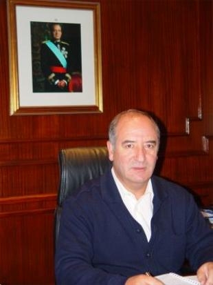 Luis Álvarez (PP) tamén recuperou a alcaldía co apoio de dous concelleiros tránsfugas do PSdeG