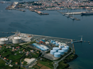 Greenpeace define a construción na ría de Ferrol da planta de Reganosa de "auténtico despropósito"