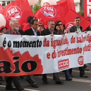A marcha central de UXT e CC.OO. tivo lugar na Coruña