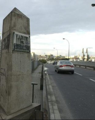 'Viaduto do Generalísimo', unha das rúas que mudarán o seu nome