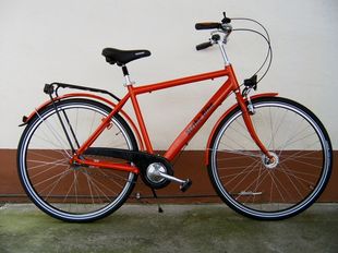 A 'strike-bike' ten dúas versións, este é o modelo para homes