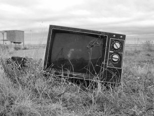 Tralo apagón analóxico previsto para 2010 só se poderá ver a televisión a través da TDT. Flickr: autowitch