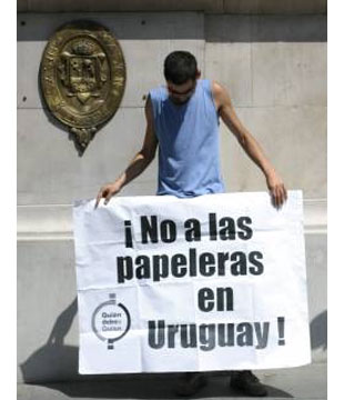Protesta contra as papeleiras / Imaxe: Indymedia Uruguai