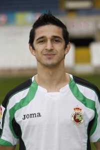 Jonathan Pereira coa camiseta do seu actual equipo, o R&aacute;cing de Santander