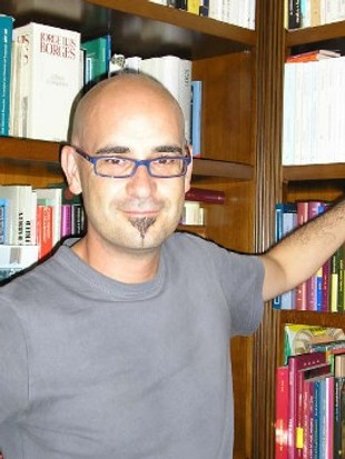 Francisco Castro vén de publicar a súa última novela, 'As palabras da néboa'