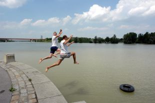Big Jump, en Viena (río Danubio)