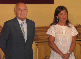 A conselleira de Traballo, Beatriz Mato, xunto co presidente dos empresarios, Antonio Fontenla