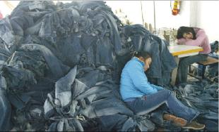 Imaxe do filme China Blue, na que se denuncia a explotación das traballadoras chinesas do sector téxtil