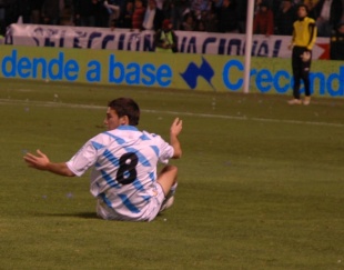 Dani Abalo xogando coa selección galega no seu último partido, xogado en Riazor