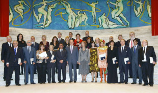 Díaz Pardo (cuarto pola esquerda) xunto aos demais premiados