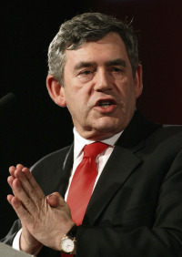 Gordon Brown pretende así convencer os votantes máis reticentes coa inmigración