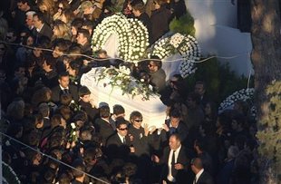Multitudinario funeral do adolescente asasinado