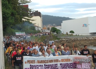 Unha das mobilizacións contra as obras do Salgueirón, o pasado mes de agosto / Imaxe: Foro Social de Cangas