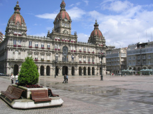 O Concello da Coruña acolleu o debate en pleno municipal