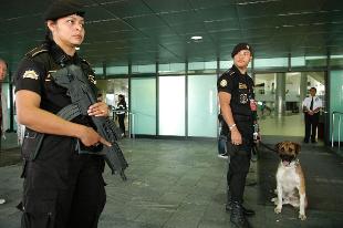 Policía nun aeroporto