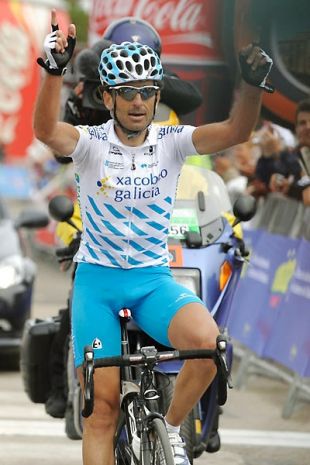 Mosquera á súa chegada as Lagoas de Neila, etapa da Vuelta a Burgos que gañou