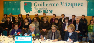 Vázquez, acompañado dos membros da candidatura