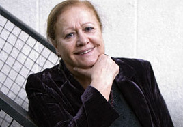 Marica Campo (O Incio, 1948), exerceu de mestra en varios centros até a súa xubilación voluntaria no IES de Guitiriz, onde foi profesora de lingua galega