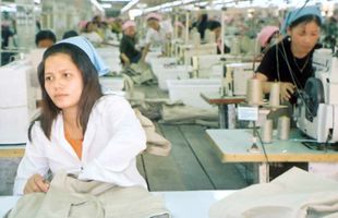 Fábrica textil en Cambodia / Foto: Athit Kong