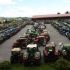 Gandeiros Unidos acorda recoller leite de novo, mais os tractores continuarán en Compostela "para presionar"