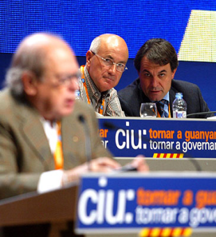 Artur Mas, candidato de CiU, Duran i Lleida, líder de Unió, nun acto co ex-president Jordi Pujol