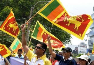 Cingaleses celebran a vitoria sobre os Tamil