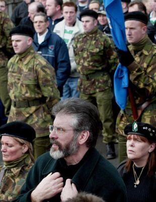 "Non queremos o Exército británico en Irlanda, mais iso non xustifica o ocorrido", dixo Adams
