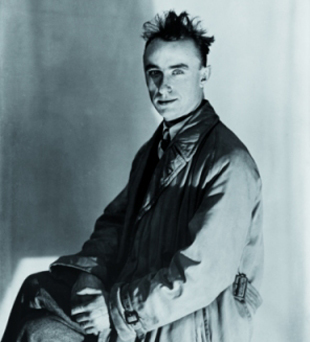 Yves Tanguy fotografado por Man Ray (1928)