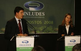 O presidente da Deputación, X.R.G.Besteiro, á beira da vicepresidenta, Lara Méndez, nun acto do Inludes