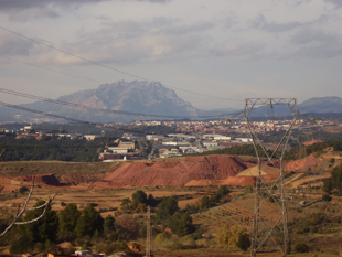 Excursión por El Papiol, vista da canteira de arxila e de Montserrat (decembro de 2008)