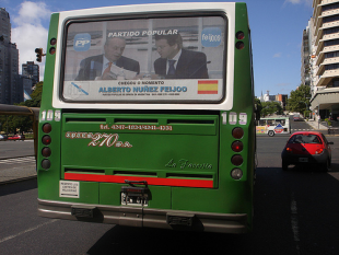 Fraga e Feijoo nos carteis electorais en Arxentina baixo o lema "Chegou o momento"