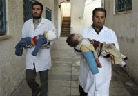 Médicos do hospital de Shifa trasladan dous cativos mortos