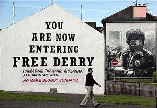 Outro mural na localidade de Derry