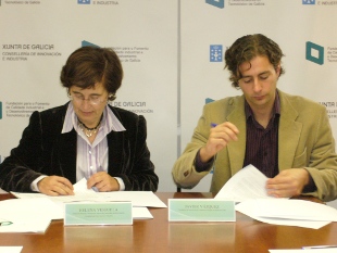 Helena Veiguela e Xavier Vázquez asinaron o convenio