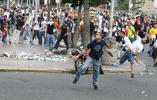 Estudantes opositores en Caracas o 1 de novembro