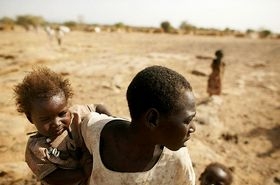 O conflito de Darfur provocou ao redor de dous millóns de refuxiados