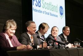 Alex Salmond (segundo pola dereita) nunha xuntanza do FSB escocés