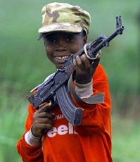 No mundo hai arredor de 250.000 nenos soldado